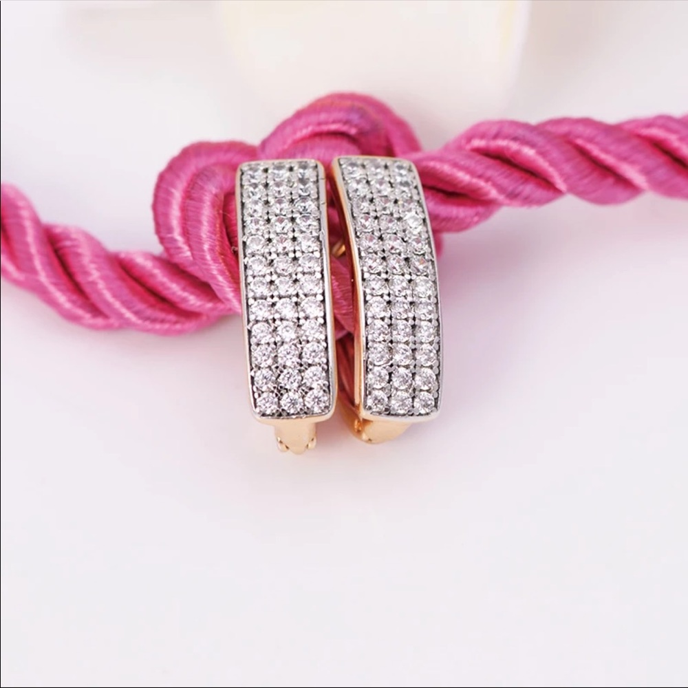 New 18k Gold Plated Diamonds Hoop Earrings - Picture 6 of 6